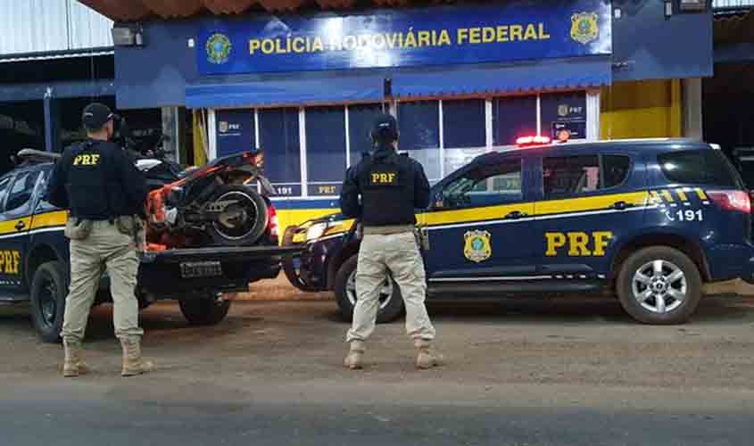 Em Alto Paraíso/RO, PRF identifica detém tio e sobrinha em posse de motocicleta furtada