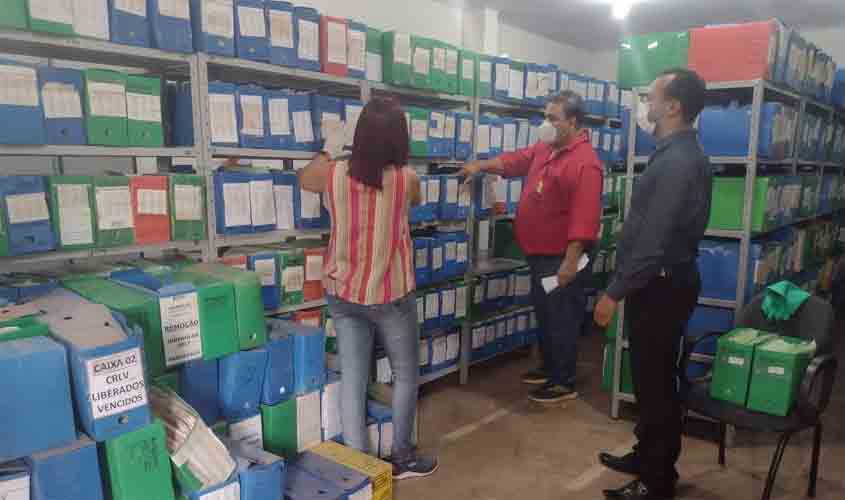 Detran Rondônia reorganiza processos físicos e investe em digitalização de documentos