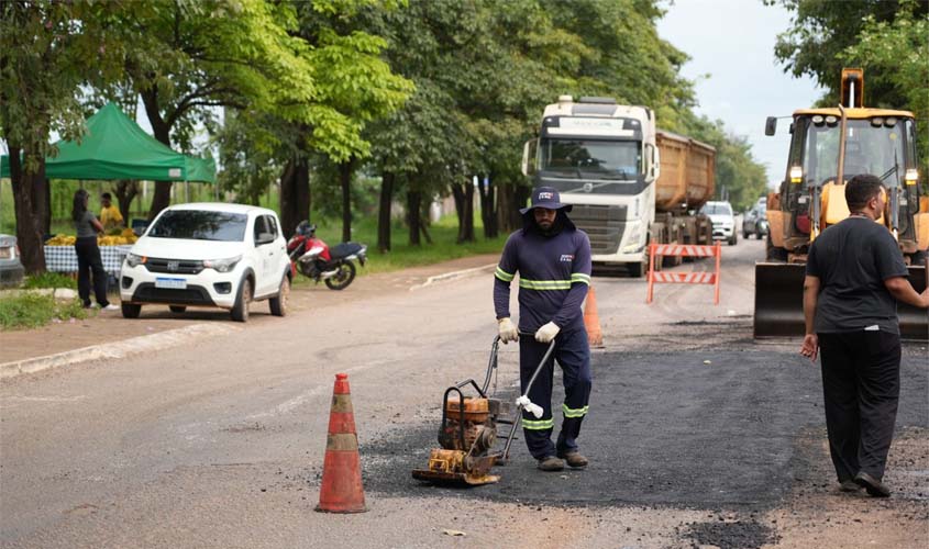 Prefeitura realiza manutenção na avenida Imigrantes