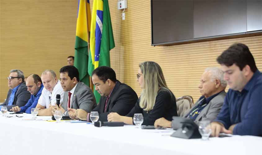 Jair Montes discute em audiência pública ajustes nas delimitações territoriais dos municípios