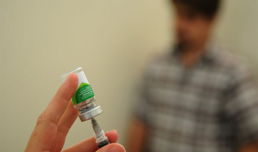 Vacina contra a Covid-19 começa a ser testada em voluntários de cinco estados e do DF