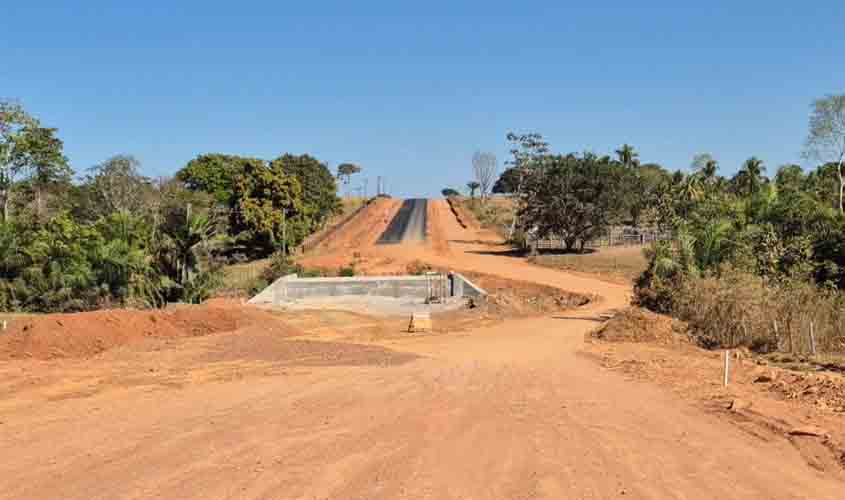 Obra de pavimentação asfáltica na Linha 45 reforça trafegabilidade e escoamento da produção agrícola