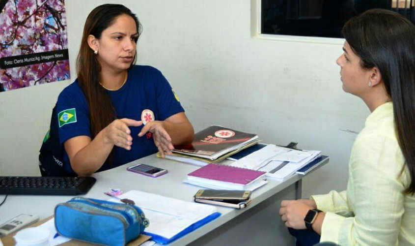 Mariana Carvalho busca  mais ambulâncias para o Samu