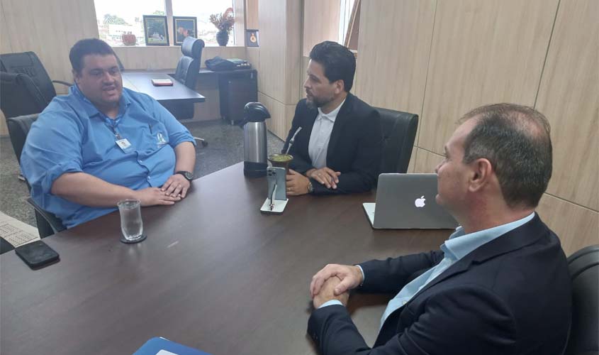 Delegado Camargo garante capacitação de professores e técnicos para atendimento à autistas na educação