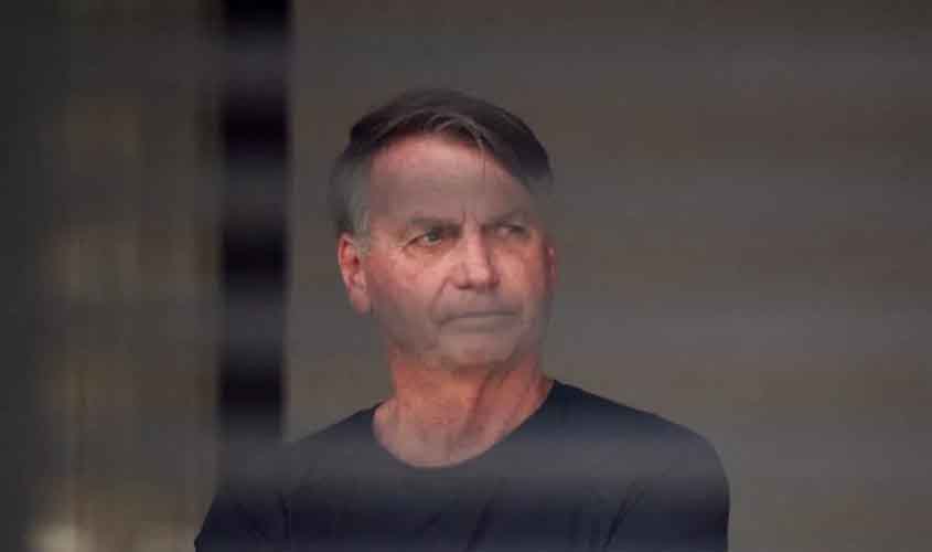 Bolsonaro estica a corda e atrapalha a direita