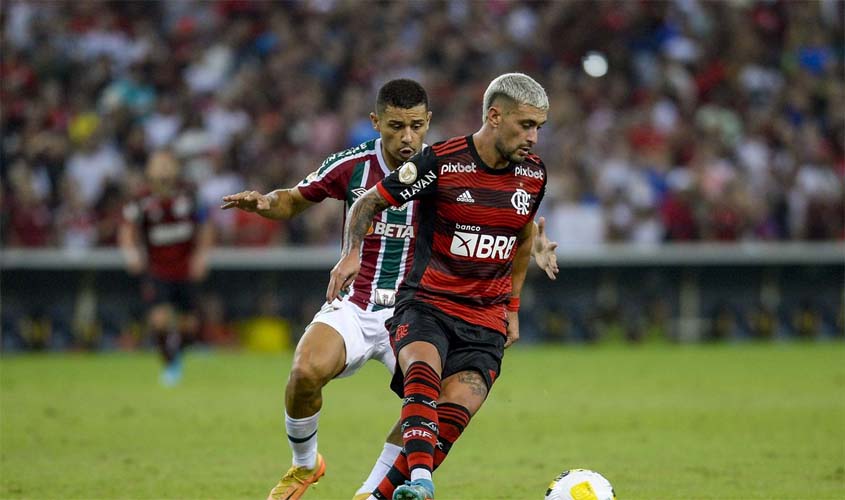 Em momentos opostos, Flamengo e Fluminense disputam clássico