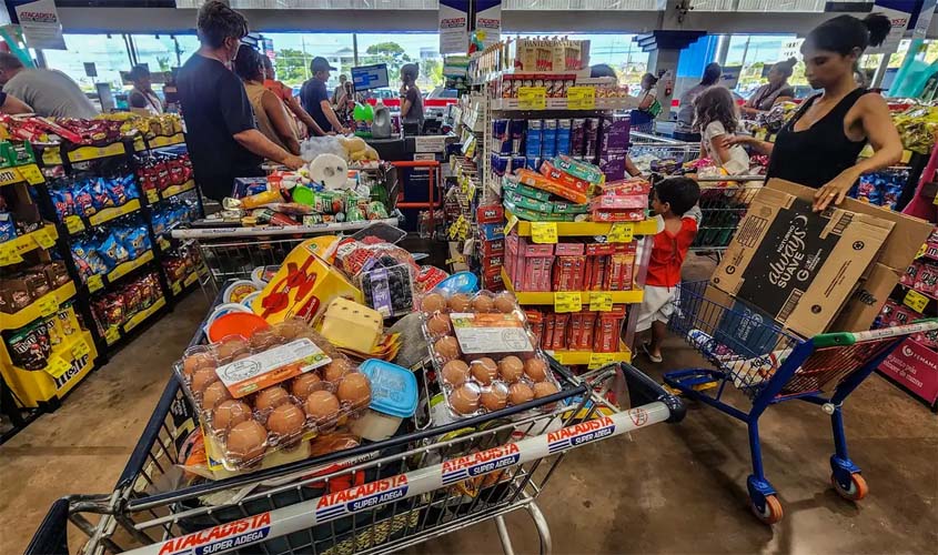 AGU pede ao STF validade do reajuste do Bolsa Família