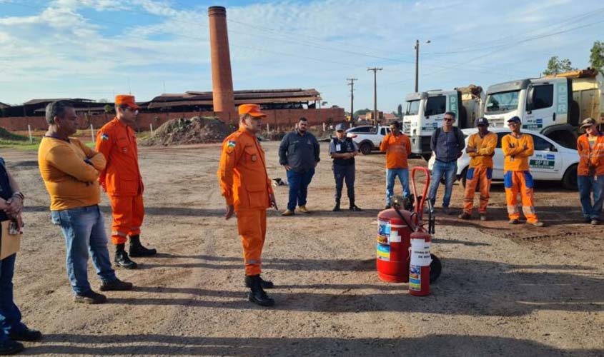 Servidores do DER recebem palestra do Corpo de Bombeiros sobre utilização de extintores