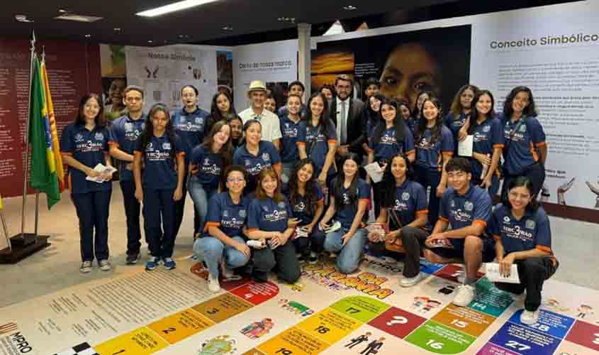  Ministério Público recepciona estudantes no Espaço MPRO + Perto de Você no Shopping da capital