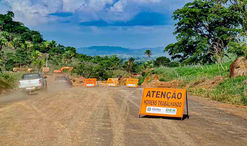 Governo trabalha por soluções definitivas na RO-464 em Tarilândia com o programa Gestão na Estrada