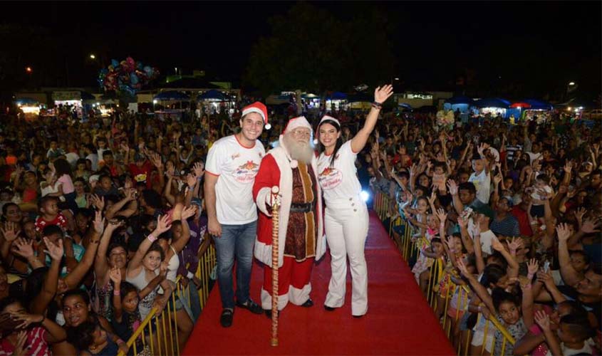 Natal Divertido reúne grande público e emociona criançada com a chegada do Papai Noel