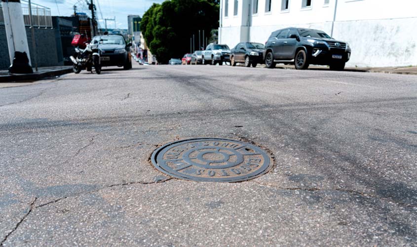 Bueiros com tampas furtadas causam prejuízos à população