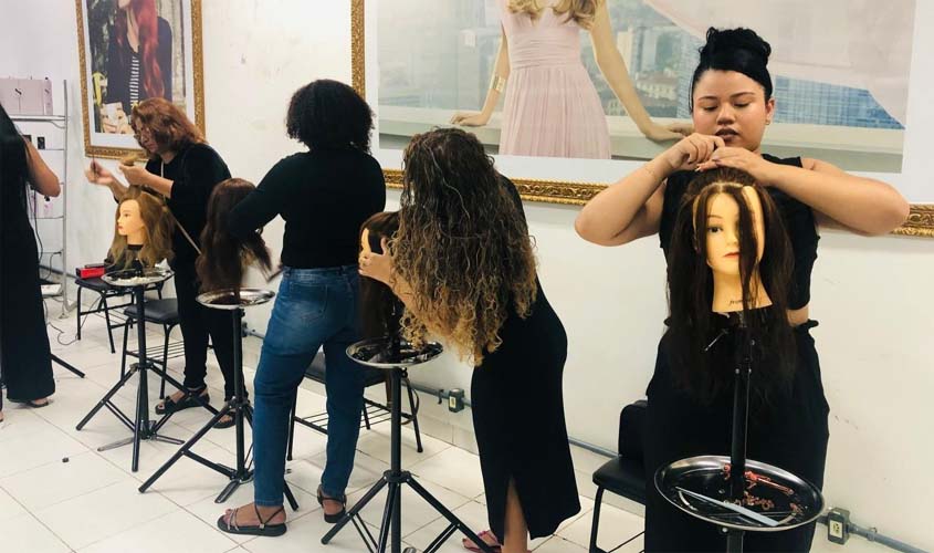 Curso do Pró-Moradia Leste I certifica moradoras