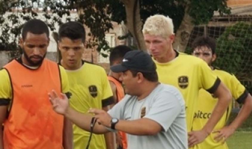 Rafael Andrade deixa o comando técnico do Vilhenense; preparador físico assume interinamente 