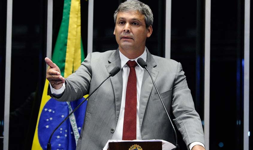 Lindbergh critica intervenção no RJ e culpa governo federal pela crise na segurança