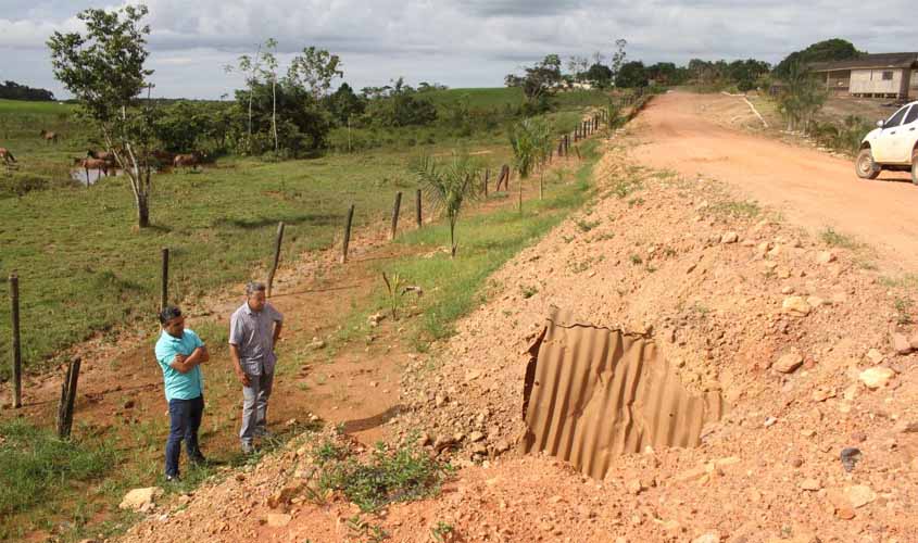 DER faz levantamento das estradas para recuperação e manutenção em Ji-Paraná