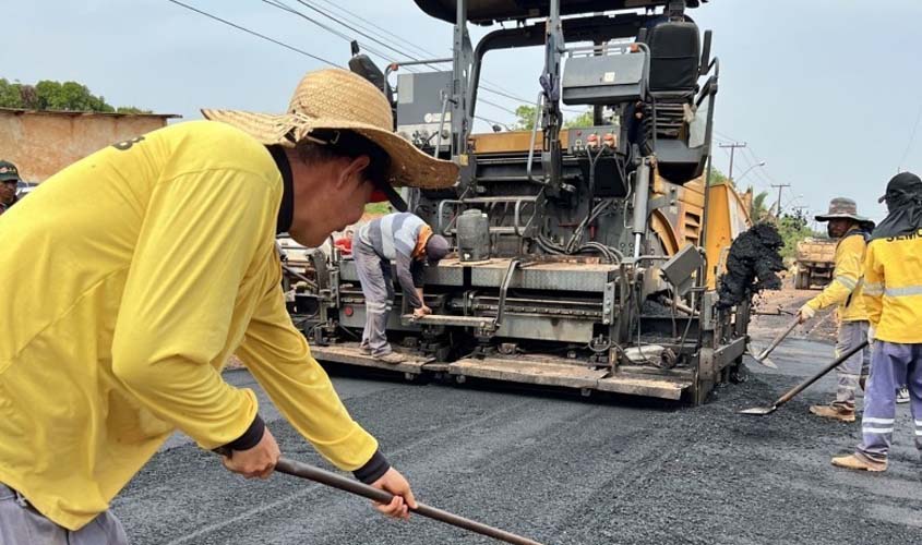 Prefeitura aplica técnicas para preservar asfalto no período chuvoso
