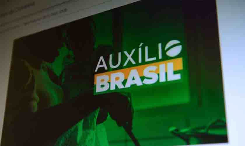 Caixa paga Auxílio Brasil a beneficiários com NIS final 3