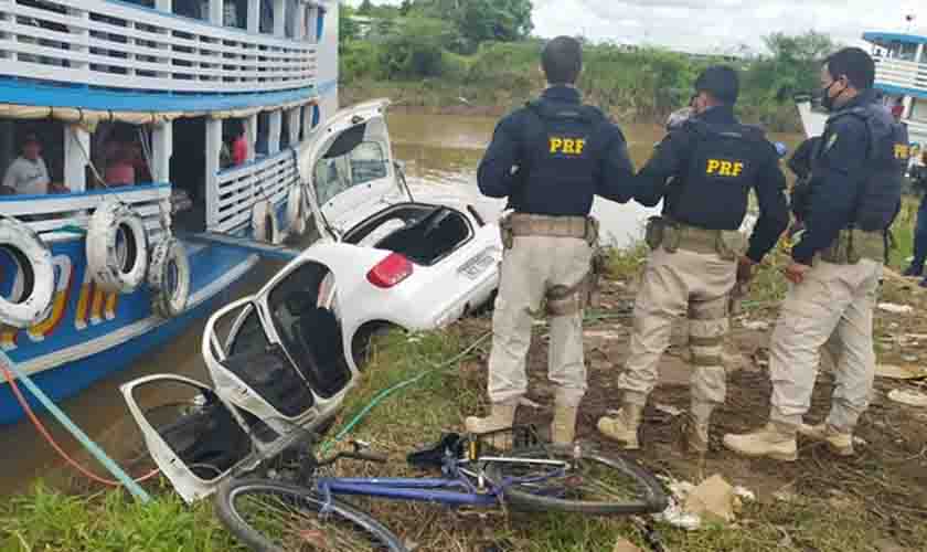 PRF e PM prendem criminosos após fuga alucinante pela cidade