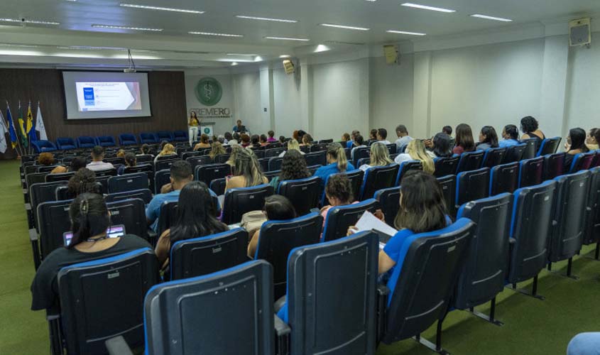 Servidores são capacitados sobre conduta diante de acidente com material biológico