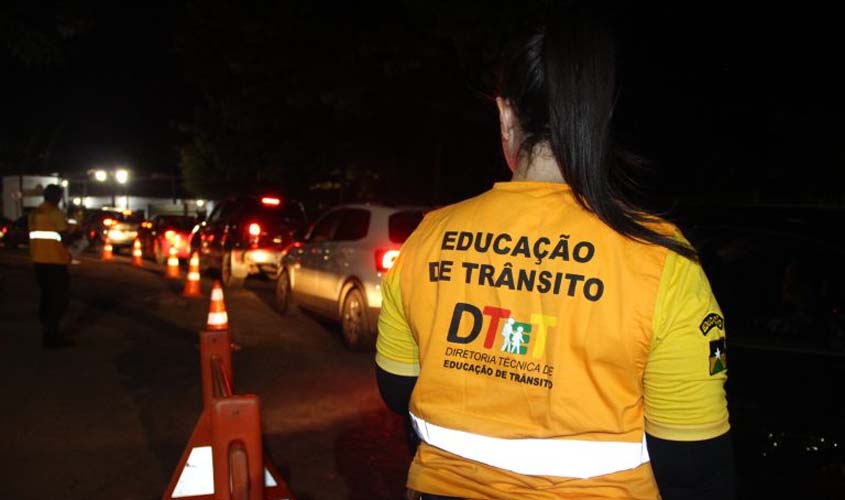 Blitz Educativa orienta condutores sobre cuidados no trânsito em ação do Movimento Maio Amarelo