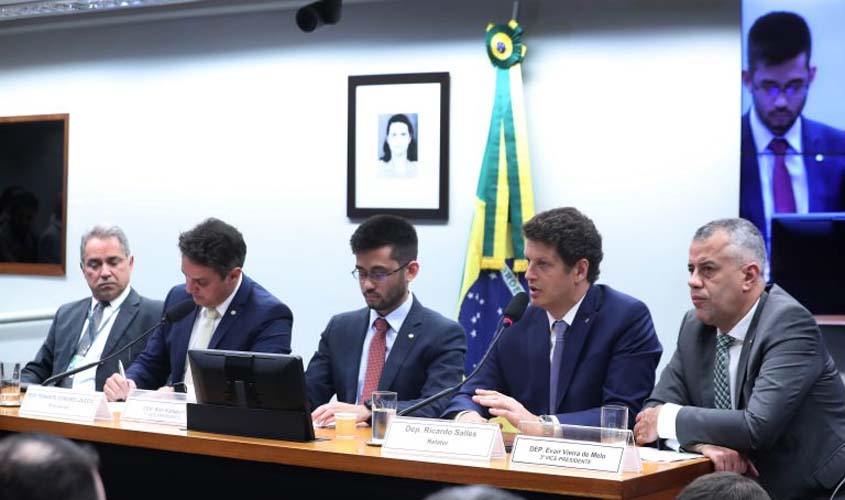 Câmara instala CPIs para investigar o MST, possível fraude na Americanas e manipulação no futebol