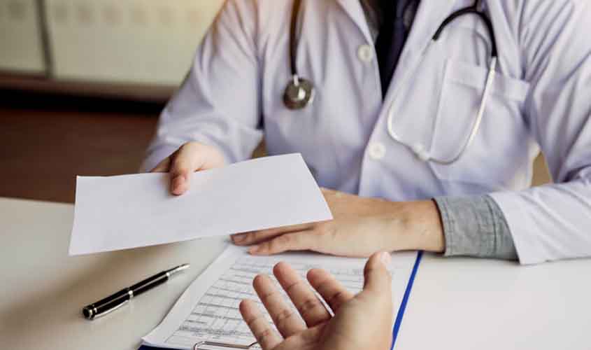 Empregado que teve crise de pânico no dia da audiência tem pena de confissão afastada