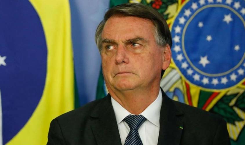 Bolsonaro pede desculpas por disseminar informações falsas sobre a vacina da Pfizer antes de enfrentar julgamento do TSE