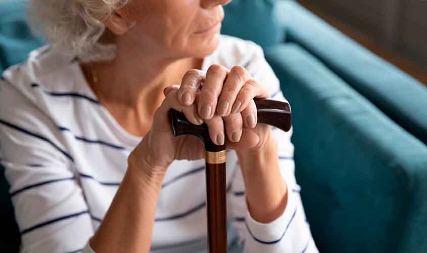 Aumento de pena para abandono de idoso ou pessoa com deficiência vai a sanção