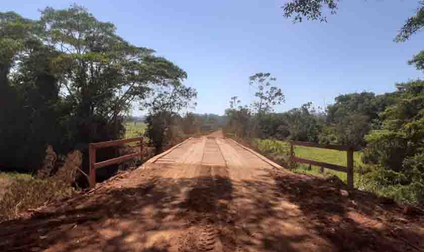 DER recupera três pontes de madeira na RO-490