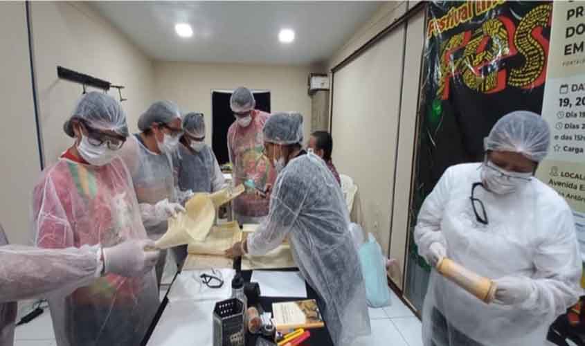 Participantes da Oficina de Práticas Básicas de Conservação Preventiva de Documentos em Arquivos agradecem a oportunidade de aprendizado