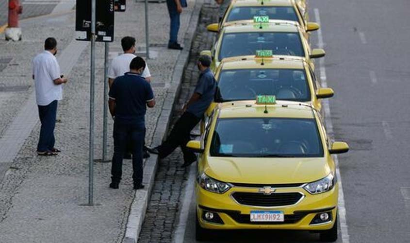 CAIXA antecipa pagamento dos benefícios Caminhoneiro e Taxista em outubro