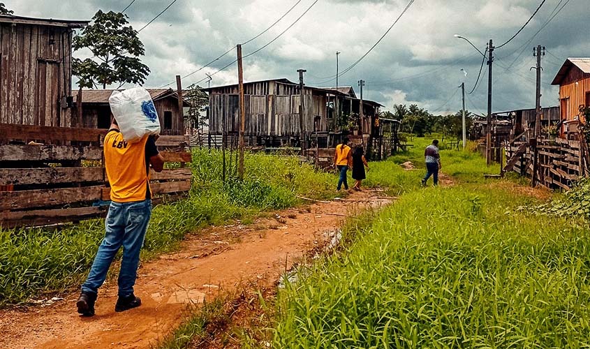 Campanha Natal Permanente da LBV em prol das vítimas da seca na região amazônica