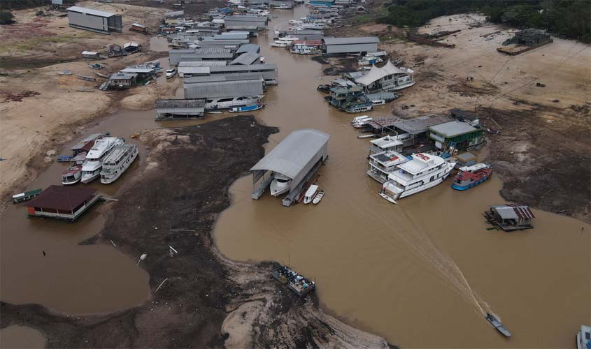 Lula e presidente da Colômbia conversam sobre seca na Amazônia