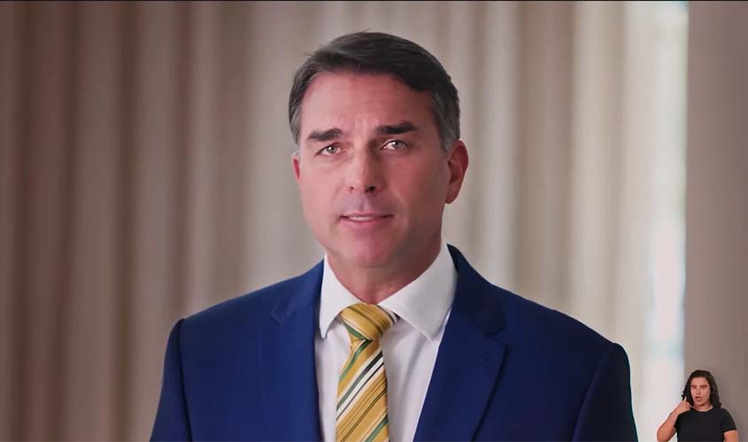 Sem educação, clima ou fome: O dito e não dito na propaganda eleitoral de Flávio Bolsonaro