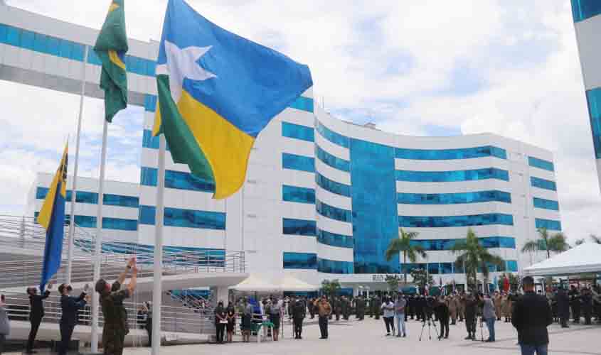 Governo de Rondônia celebra os 131 anos da Bandeira do Brasil e inaugura busto de Marechal Rondon