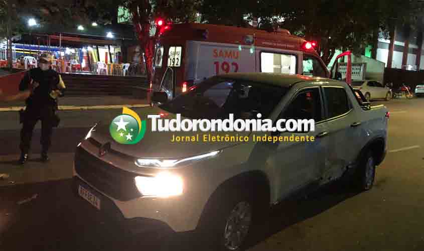 Batida entre carros no Centro de Porto Velho deixa uma vítima ferida