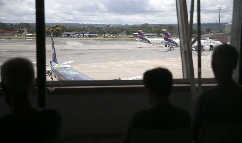 Greve dos aeronautas atrasa voos em Brasília, Porto Alegre e Fortaleza
