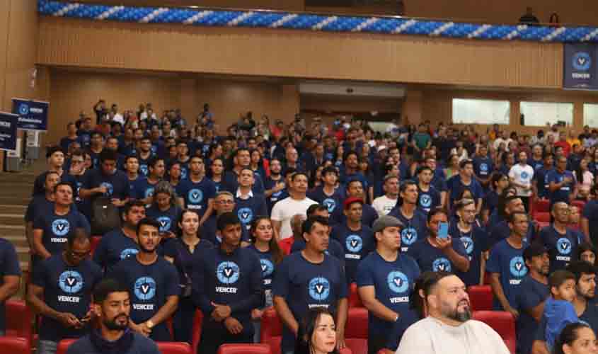 Entrega de mais de 400 kits profissionais confirma transformação de vidas pelo programa Vencer do governo de RO