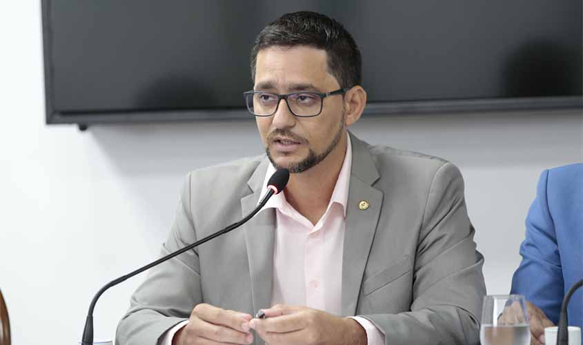 Deputado Anderson Pereira lamenta morte de professora Joselita Félix e quer mais rigor da lei nesses casos