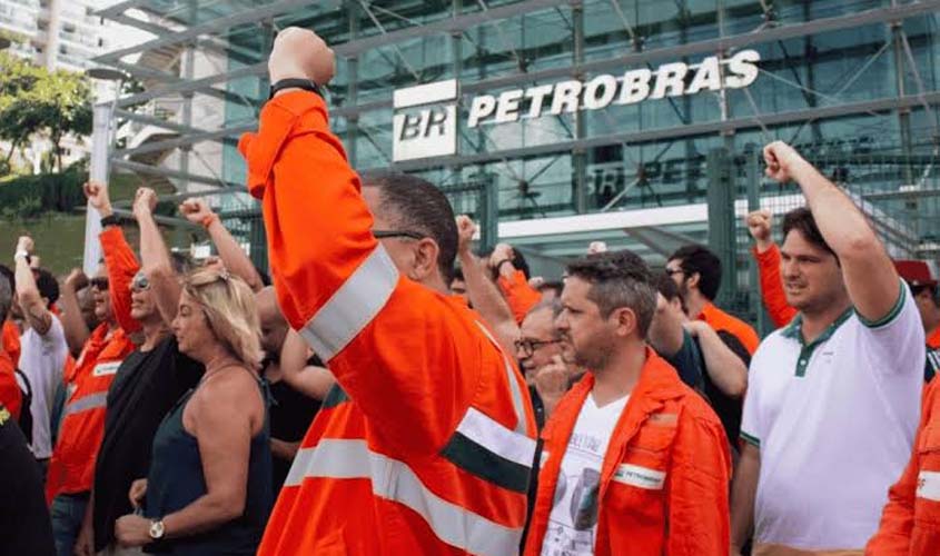 Petroleiros paralisam atividades na próxima sexta (24) e avaliam estado de greve contra privatizações