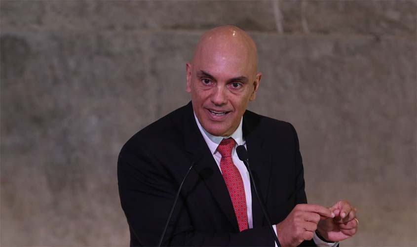 Moraes dá 48 horas para PF ouvir ex-ministro do GSI