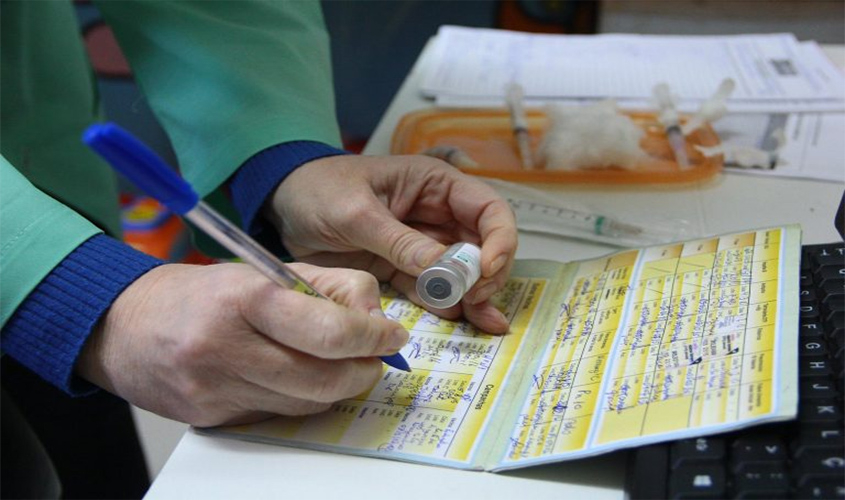 Vacina contra Covid-19 só deve sair em dois anos, afirma secretário do Ministério da Saúde