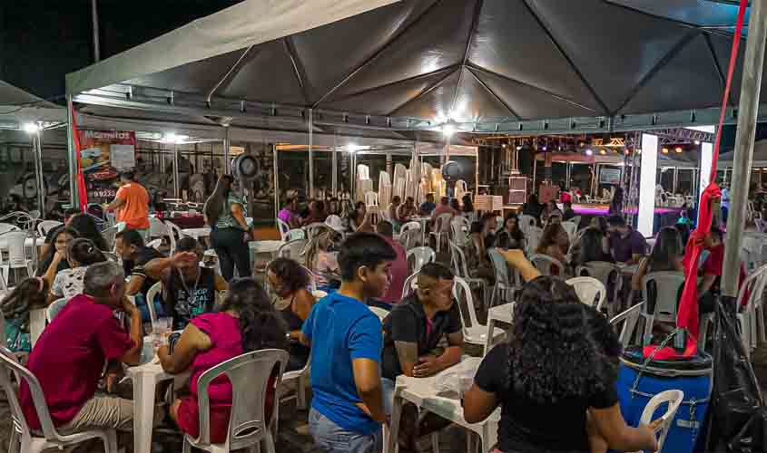 Município sedia Feira de Empreendedores 'Sabores da Praça' com gastronomia e artesanato