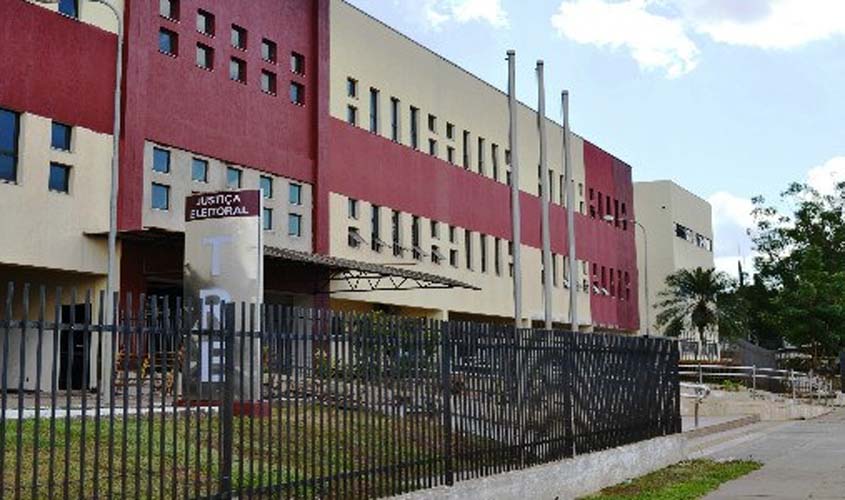 TRE-RO mantém multa de R$ 30 mil contra prefeito e vice de Alta Floresta por conduta vedada