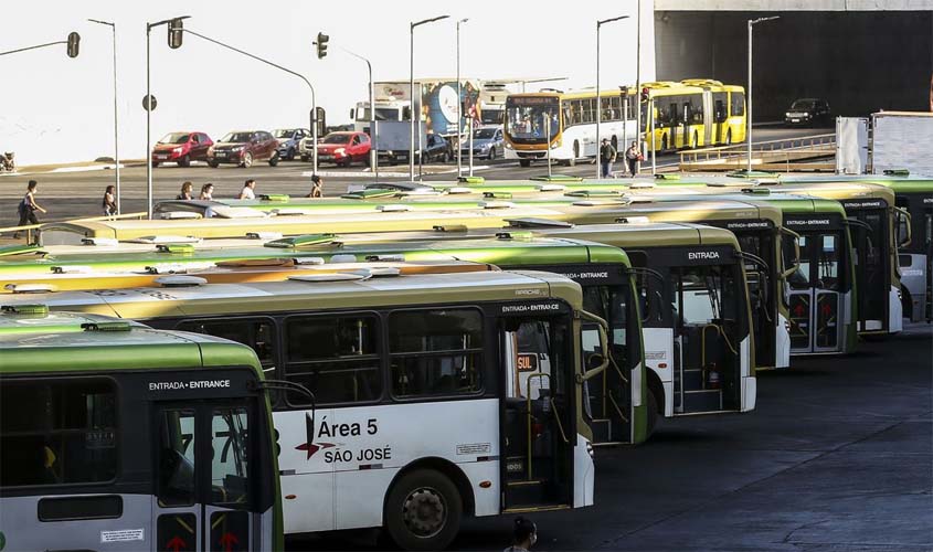 Exame toxicológico para motoristas de ônibus e caminhão tem novo prazo