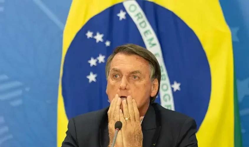 Bolsonaro aceita destino inevitável como 'boi manso' para o matadouro, avalia Noblat