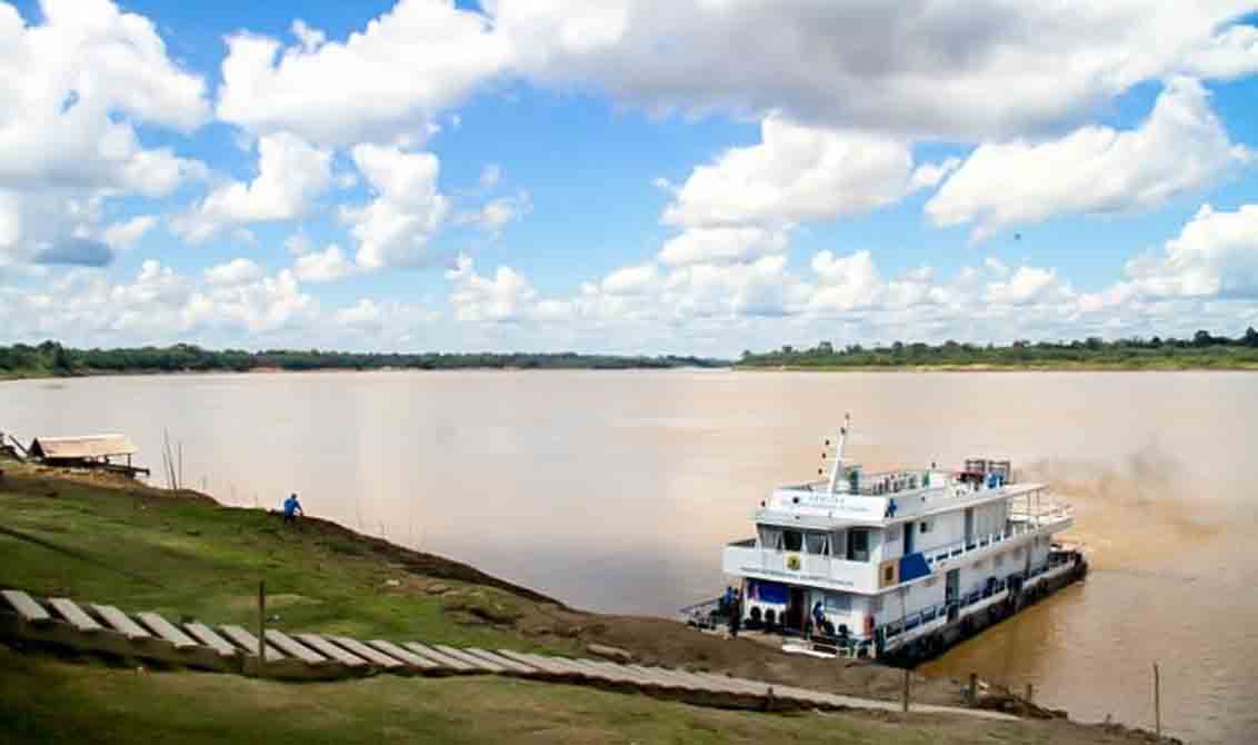 Embarcação chega ao distrito de Nazaré para dois dias de atendimentos especializados