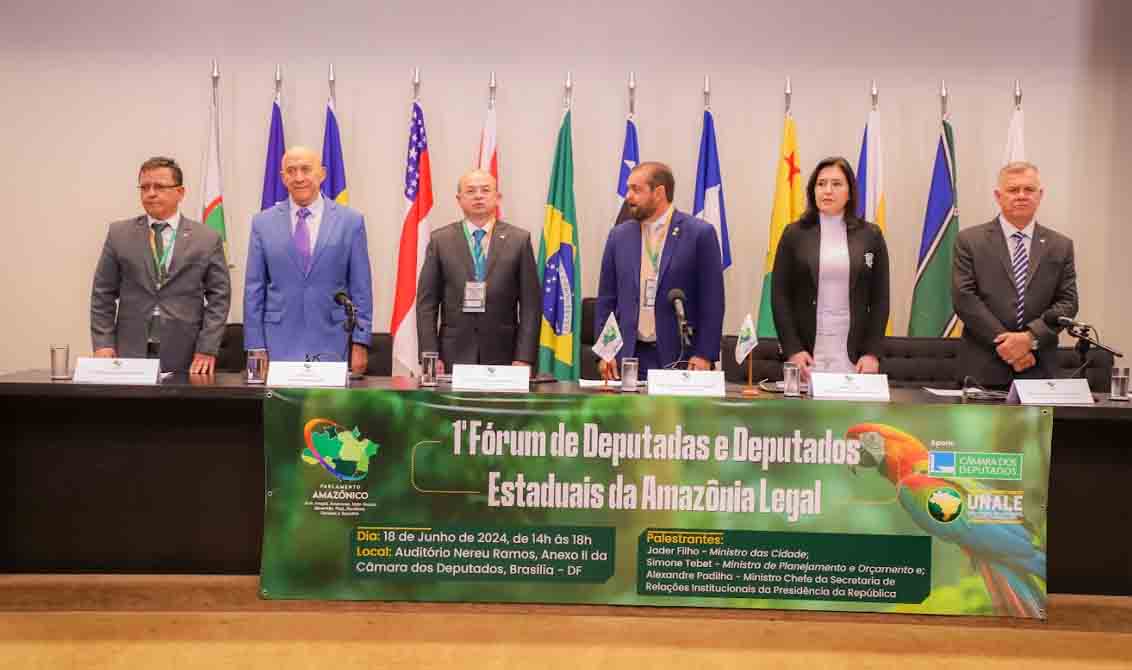  Com as presenças de Confúcio Moura e ministros, 1º Fórum Parlamentar da Amazônia é realizado em Brasília