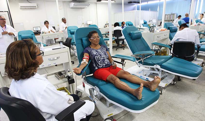 Lei garante atendimento prioritário para autista e doador de sangue  